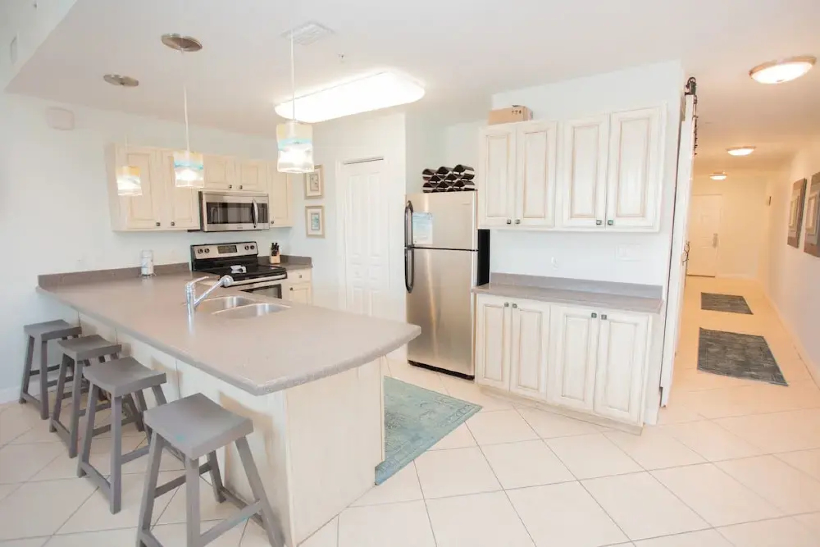 Beach Resort 305 - 1058526 - 1 Br condo by RedAwning