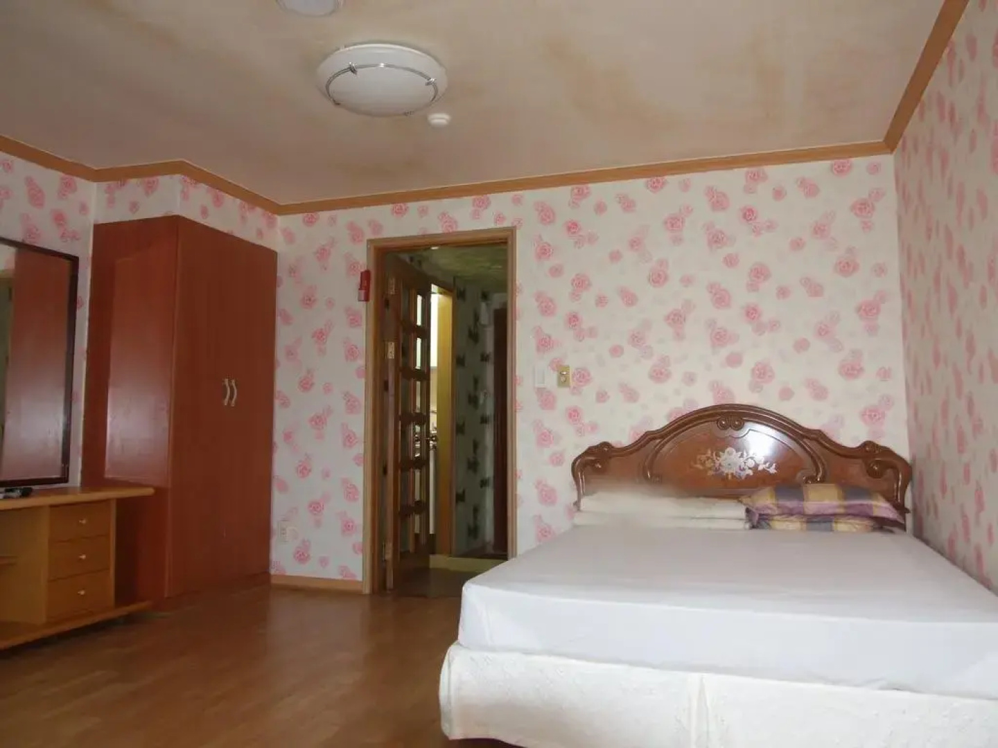 Yangyang White House Pension