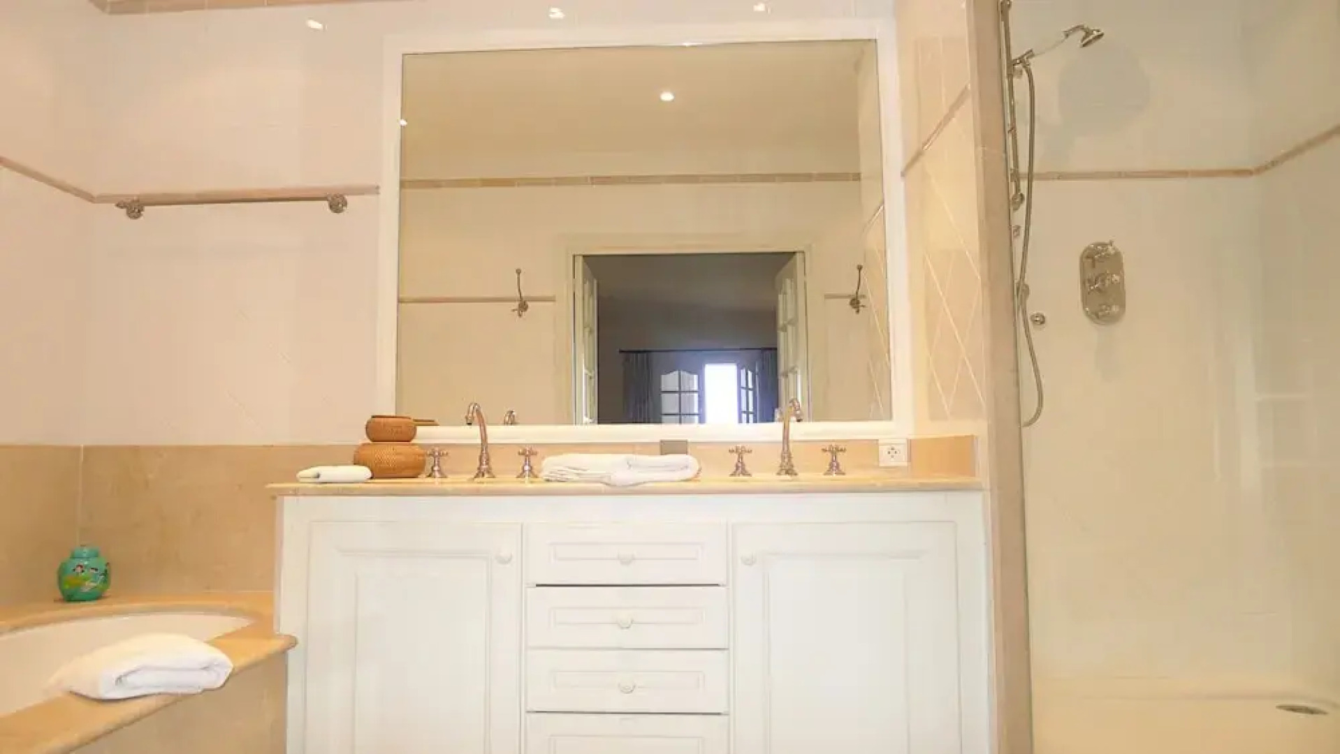 On Villefranche Bay AP3040