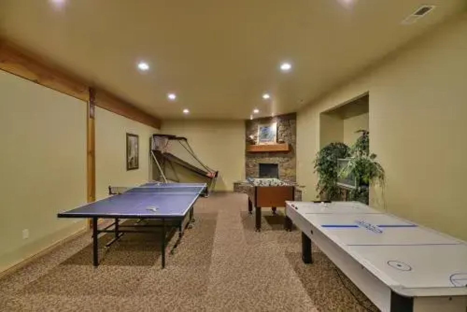 Moose Hollow Condo #1206 at Wolf Creek Resort Near Powder Mountain, Snowbasin, Nordic Valley And Pineview in Eden Utah