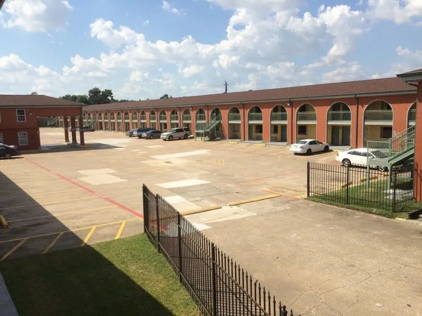 Select Inn & Suites Houston