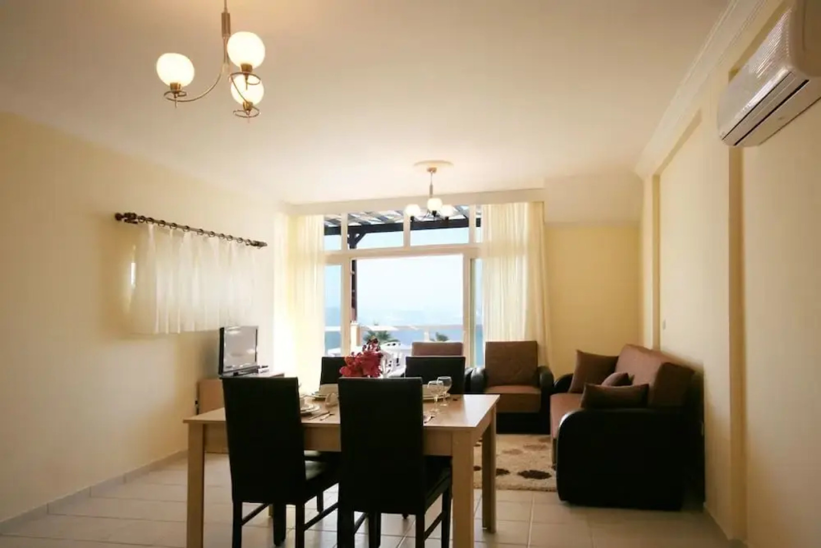 Important Group Turqouise Homes Beryl