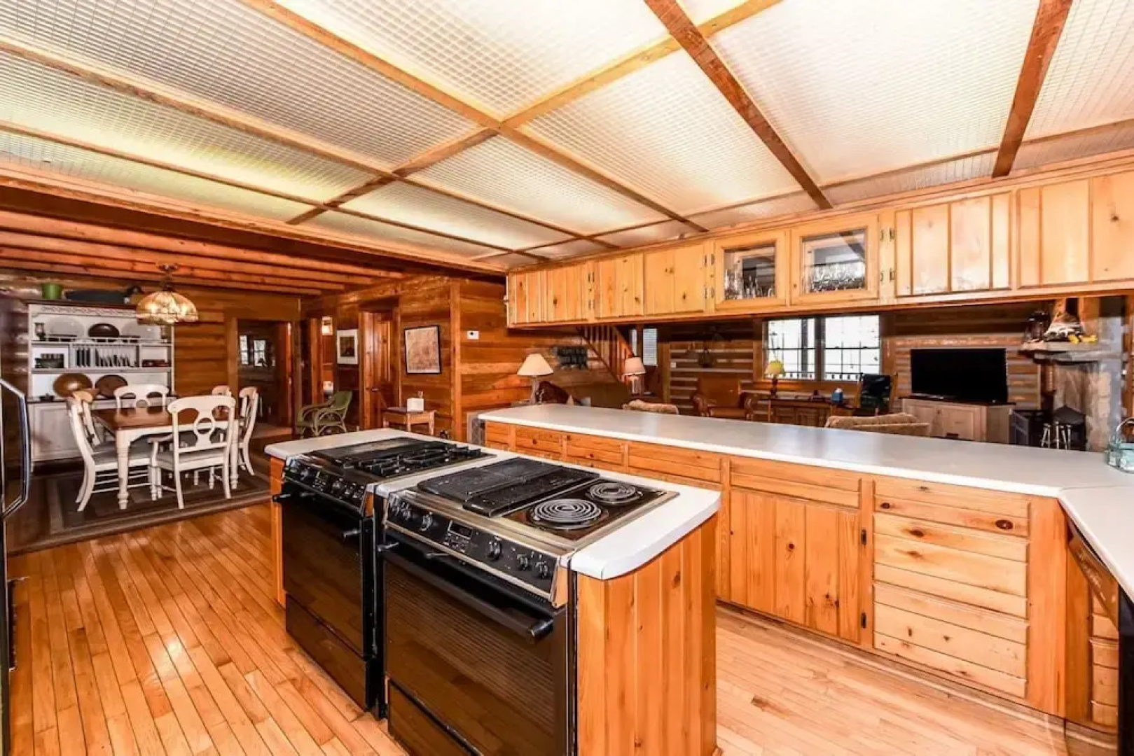 Tranquility - 4 Br home by RedAwning