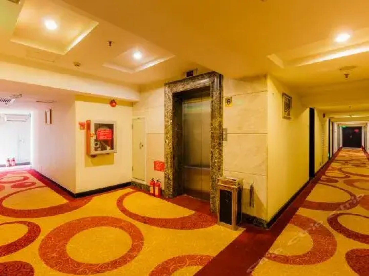 Liuhe Business Hotel