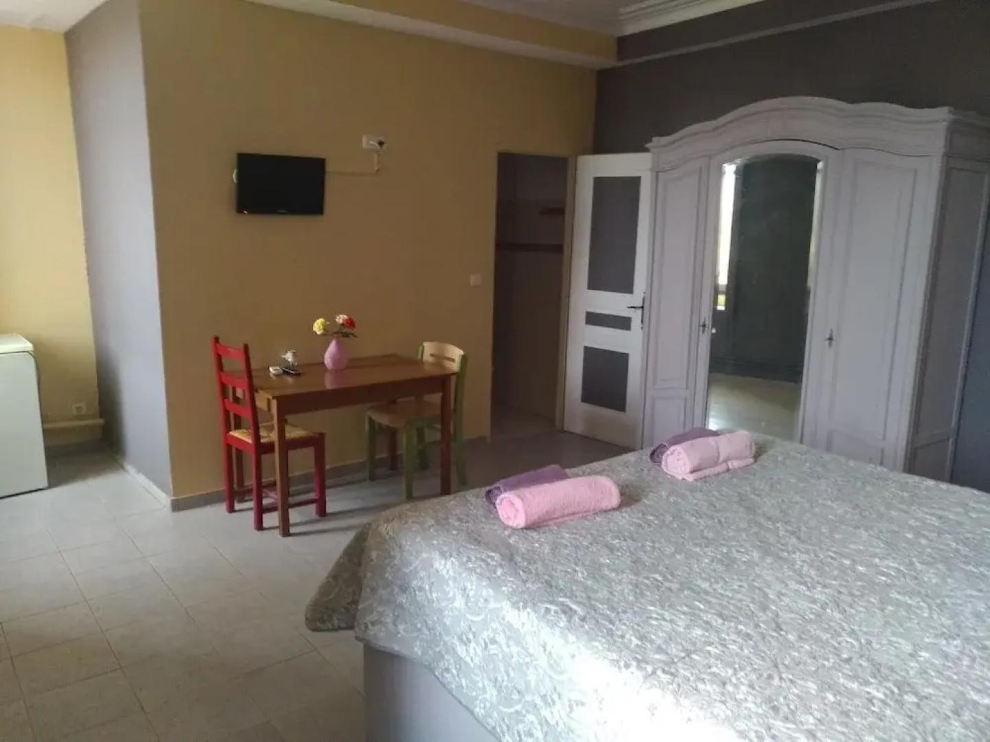 Jardin de Tredos - Libertine Hotel for Caters to Adults