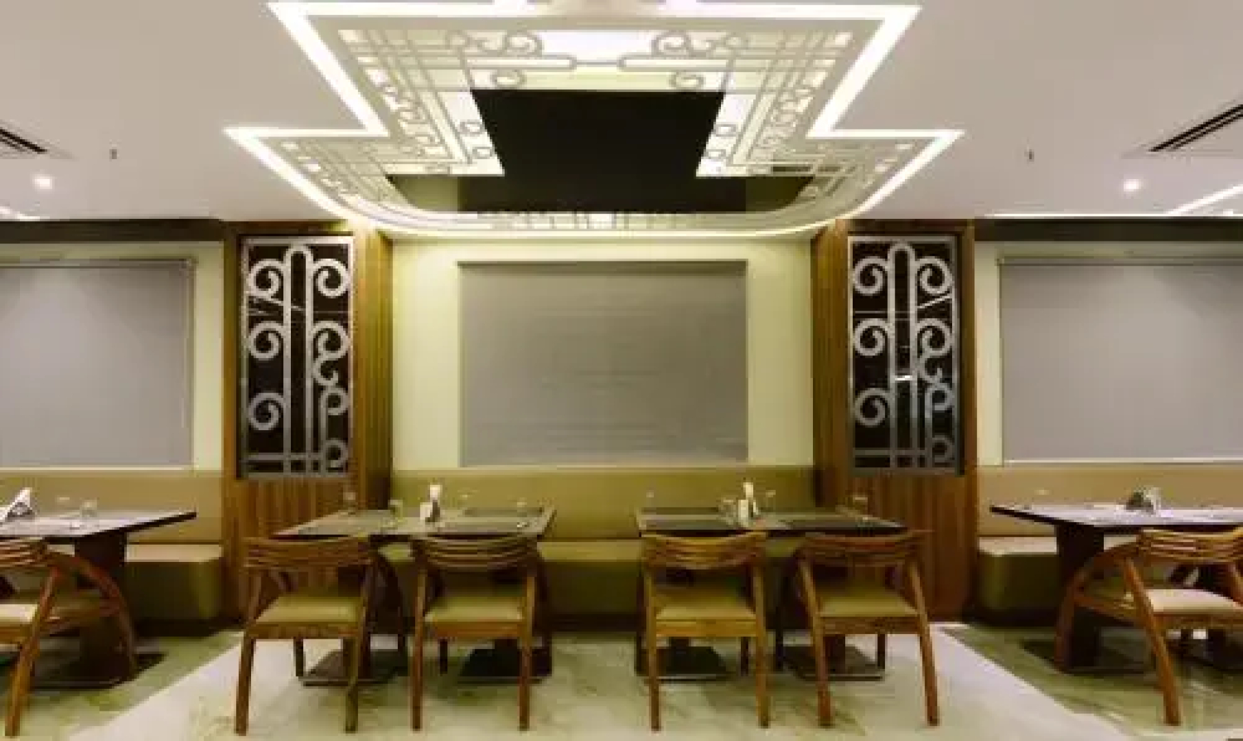 OYO Premium Jubilee Hills