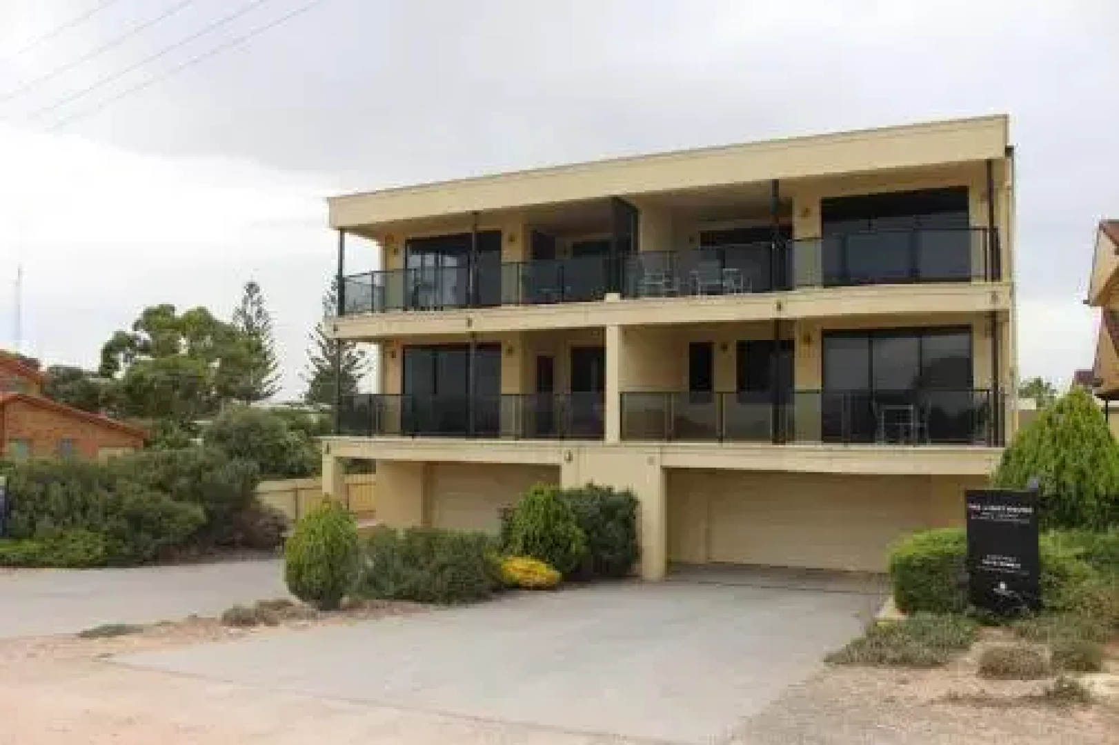 The Lighthouse - Beachfront Accommodation