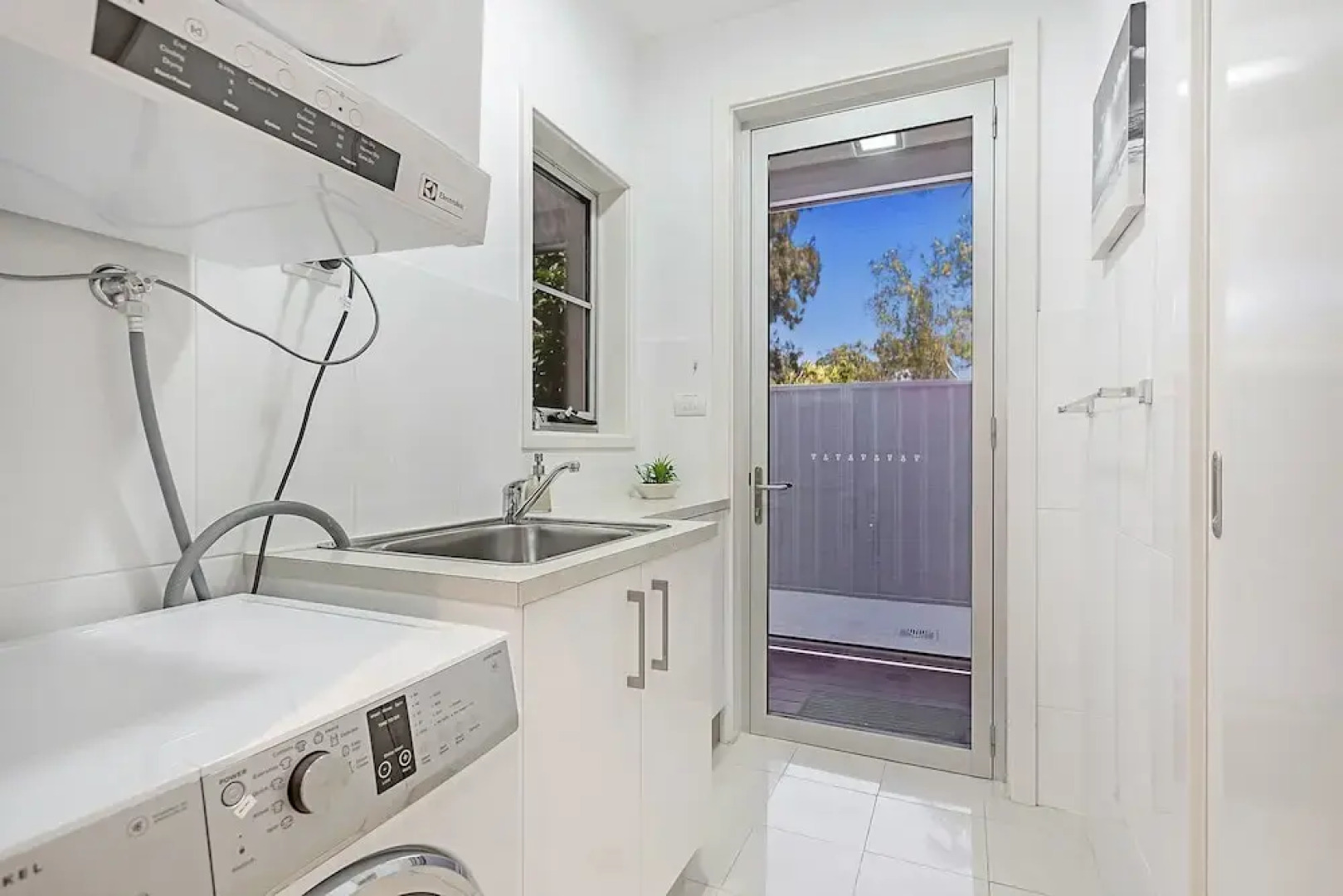 Sandy Point Road, 7A