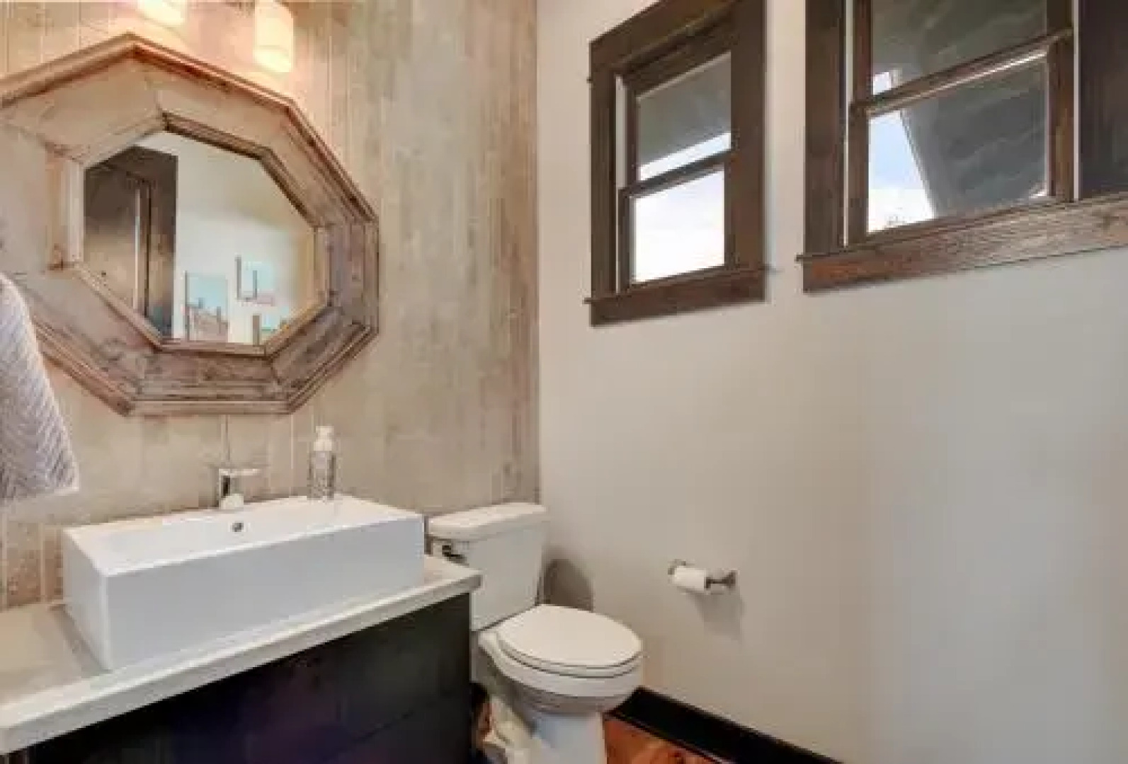 Amenities Grace Lake Travis Villa by RedAwning