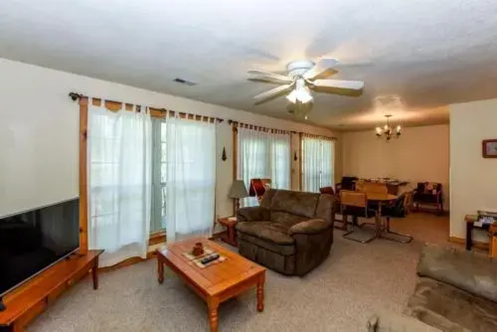 Beeks Peak - 4 Br home by RedAwning