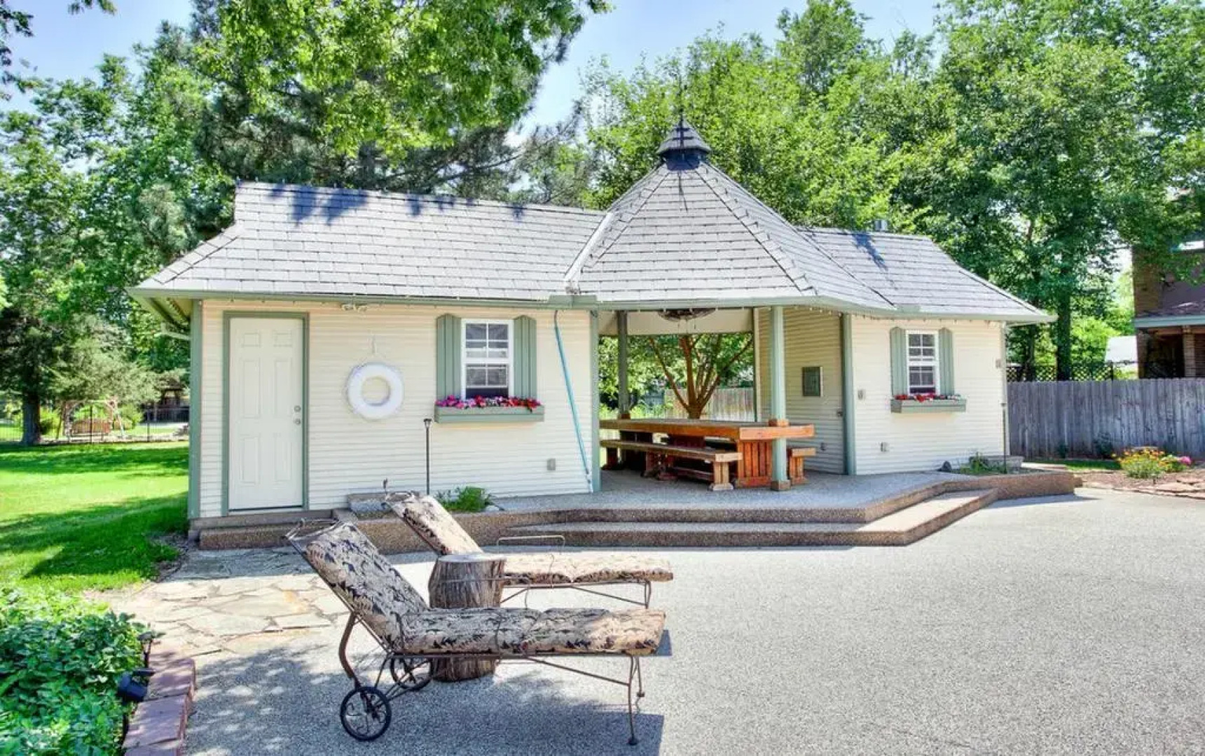 Wellington Place Inn