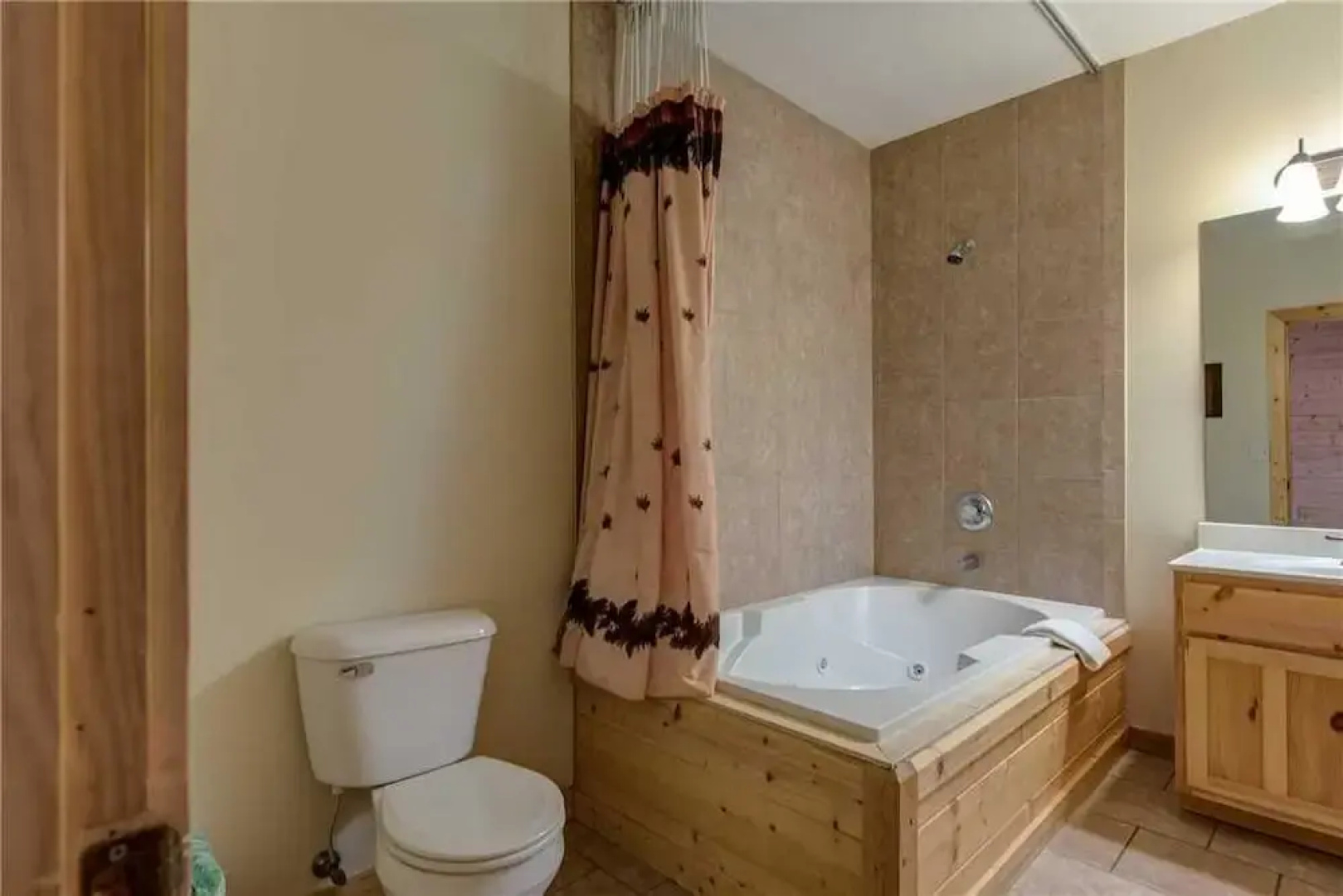 Hickory Hollow Lodge - Eight Bedroom Cabin