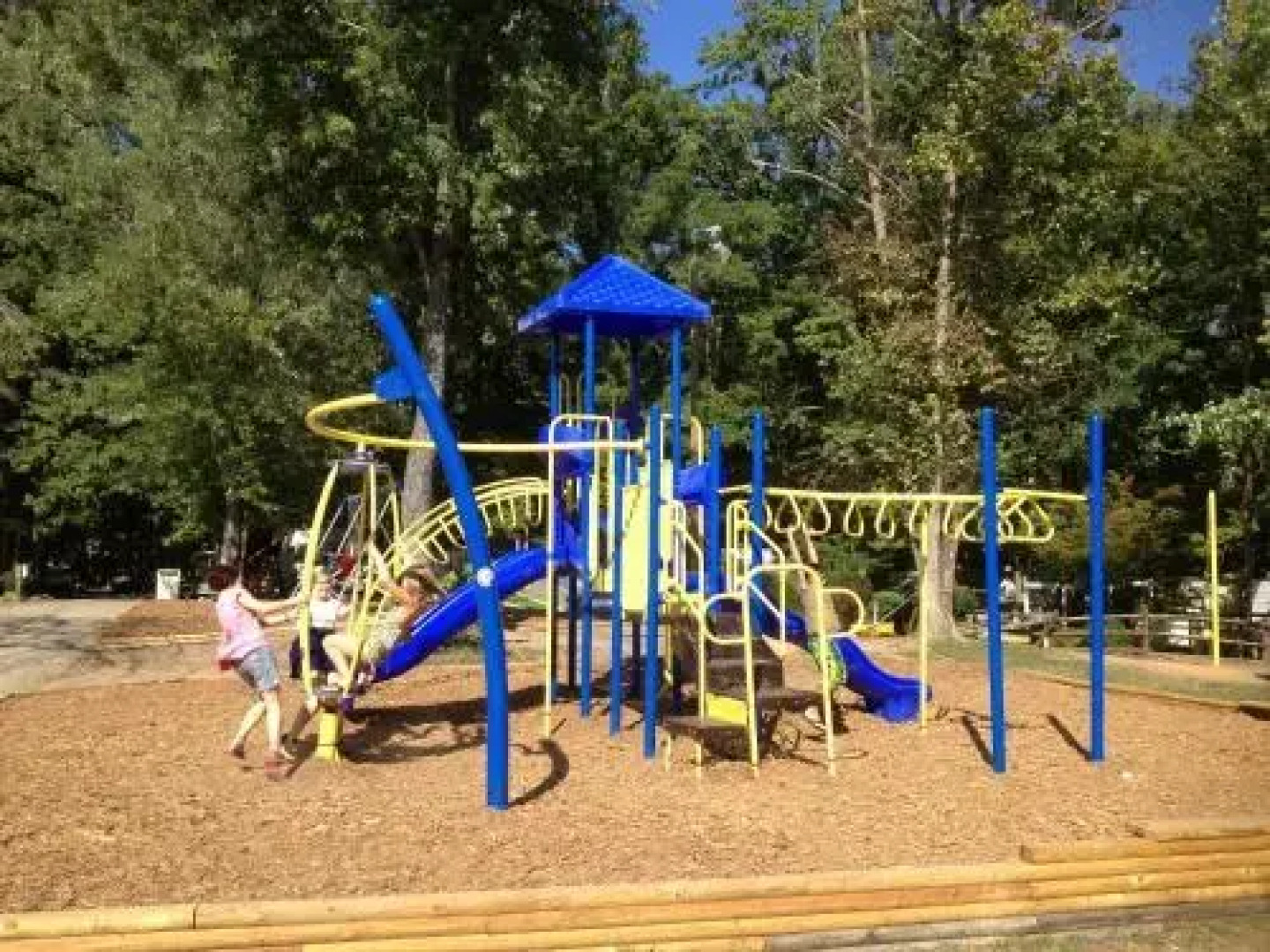 Lake Myers Lakeside Villa 21