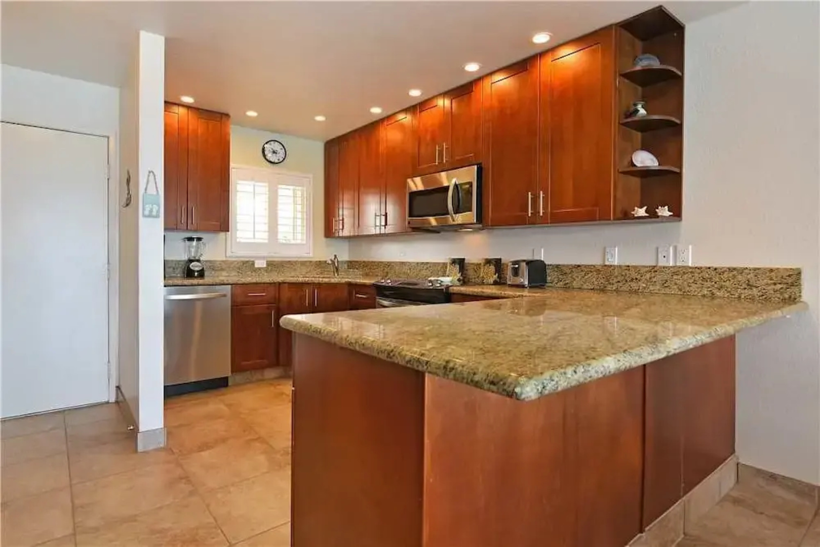 Lokelani #A205 - 2 Br condo by RedAwning