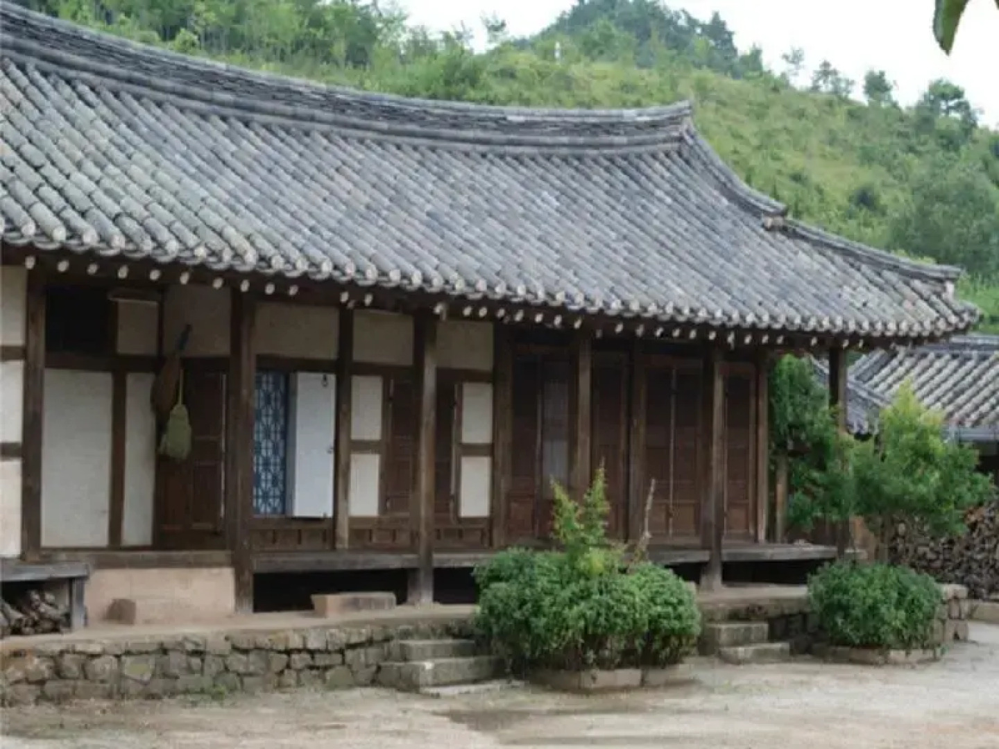 Jeongjaejongtaek Hanok Guesthouse