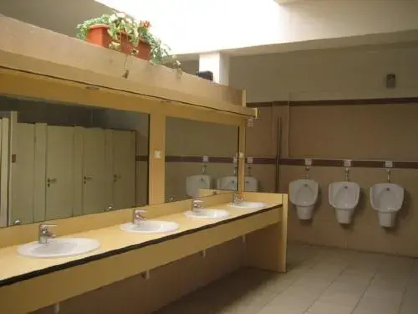 Camping Albergue Tau