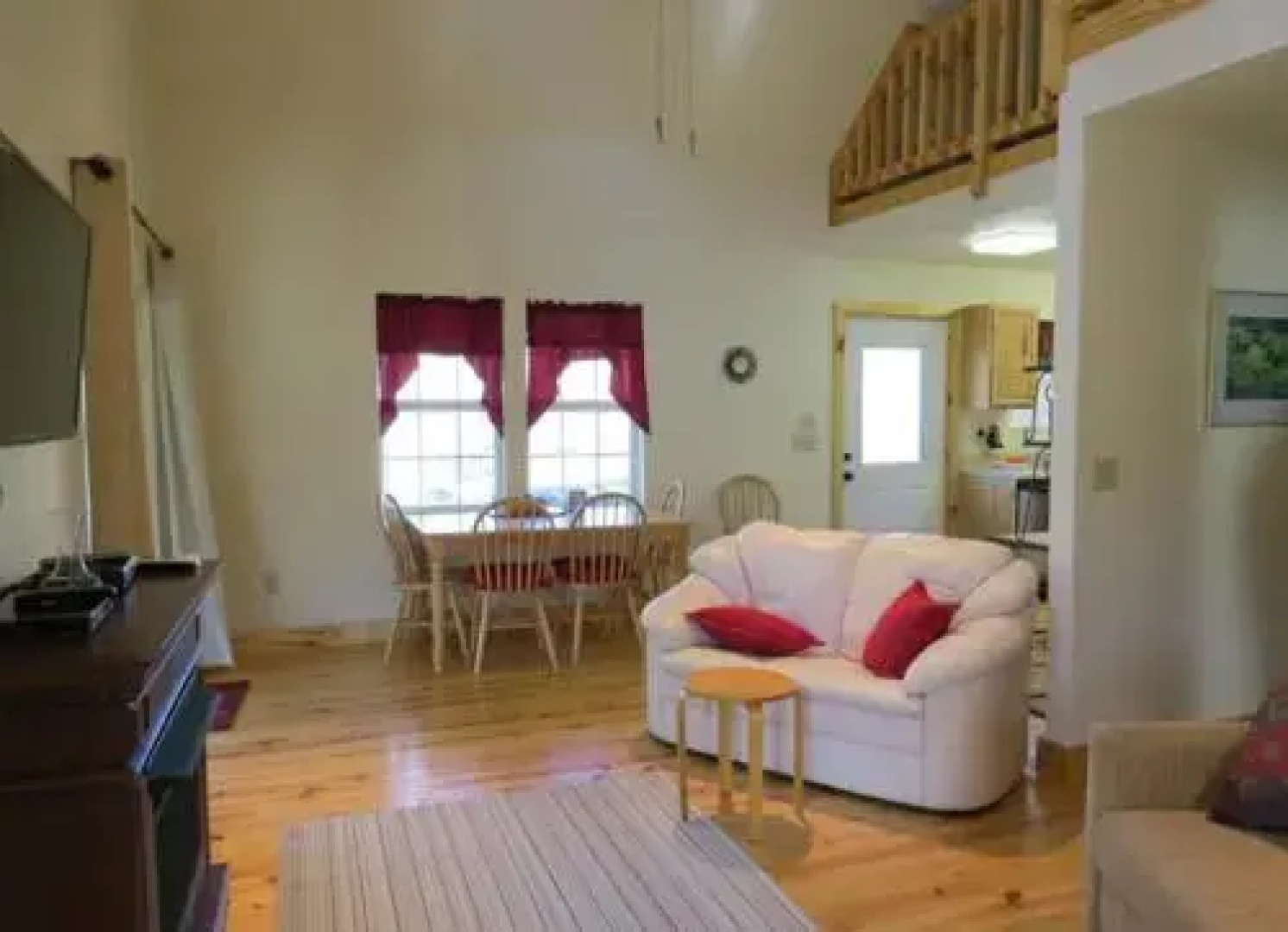 Wolf Creek Lake Cabins - Oakview Cabin