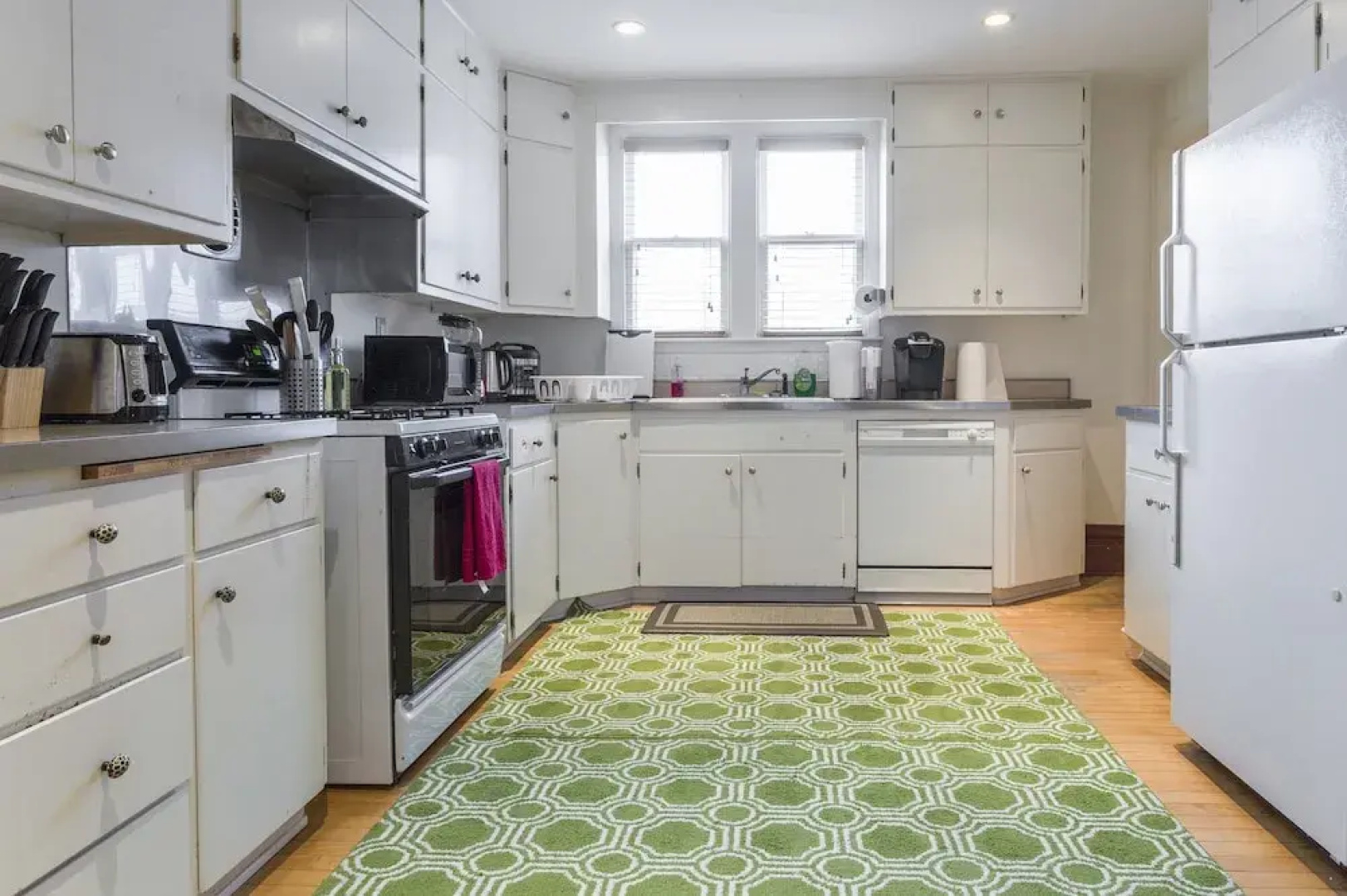 House with 2 King Beds, 4K TV & Wifi