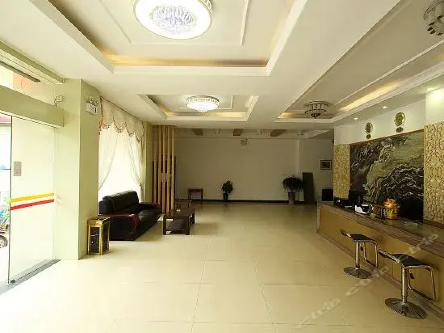 Penglai Business Hotel