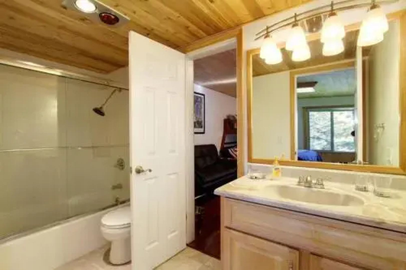 Lake Village Lair 4 Br condo by RedAwning