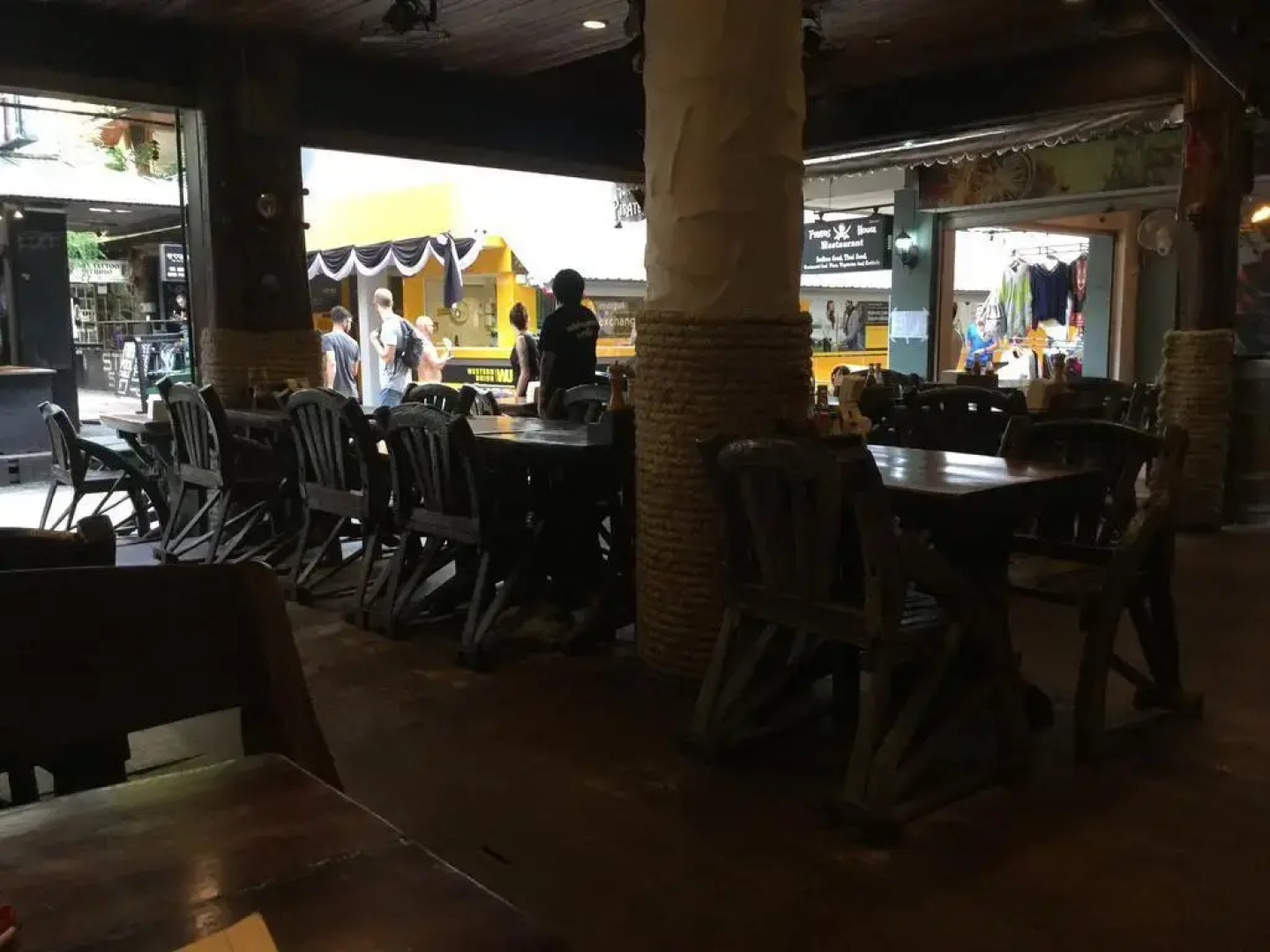 OYO 1103 Pirates House Hotel