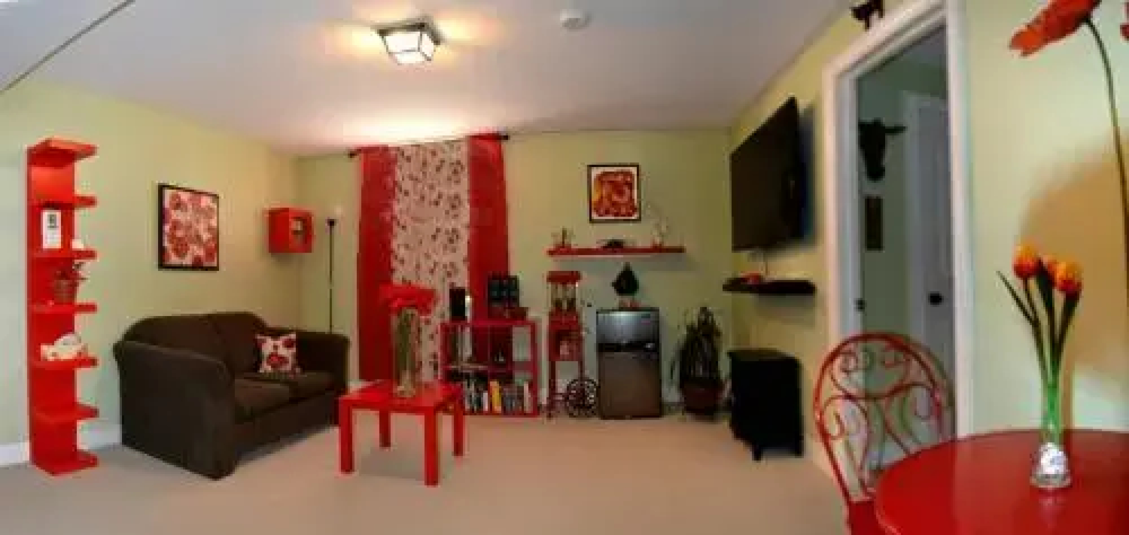 Yellow Door Bed and Breakfast