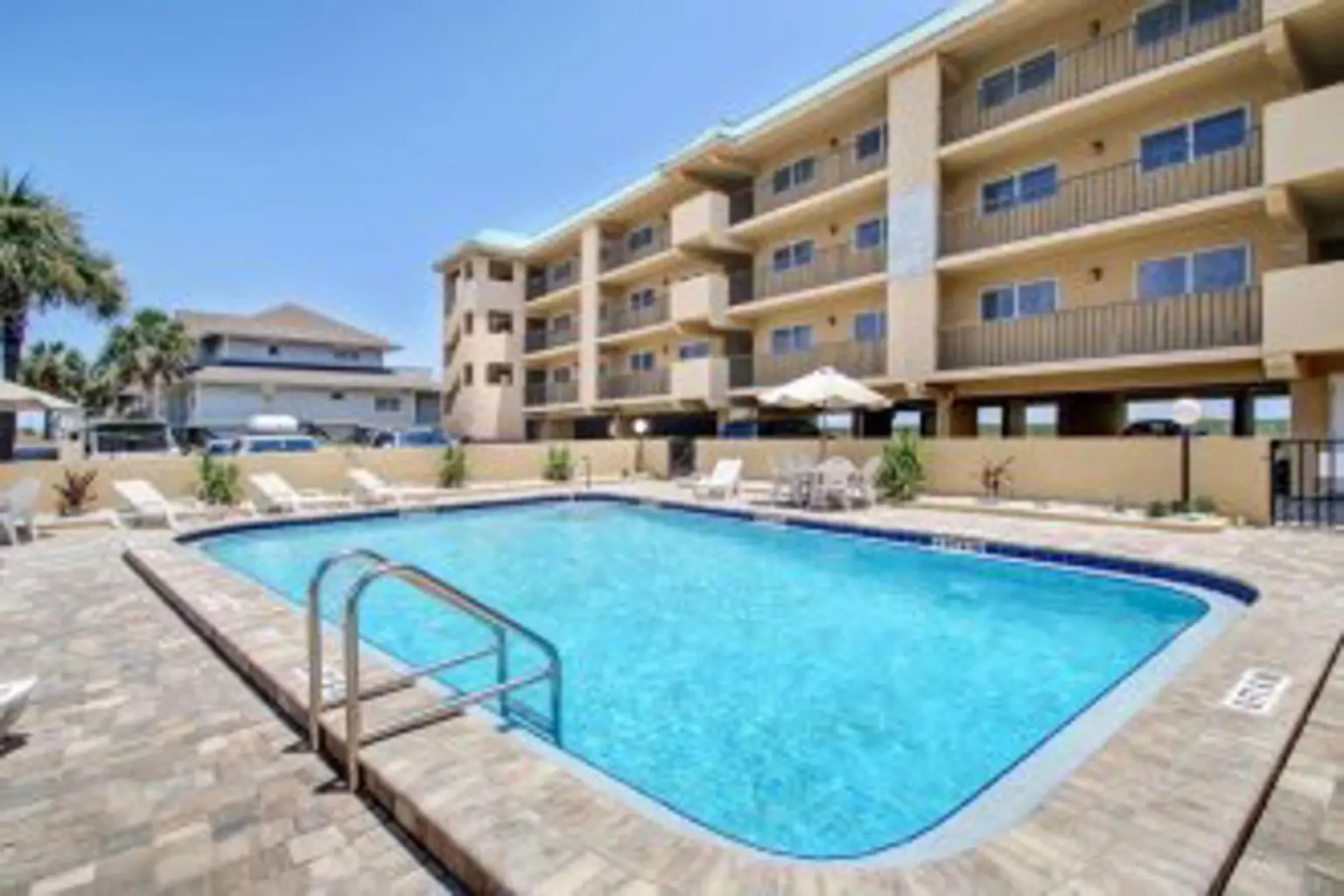 Brilliantly Decorated Condo for Your Perfect Beach Escape by RedAwning