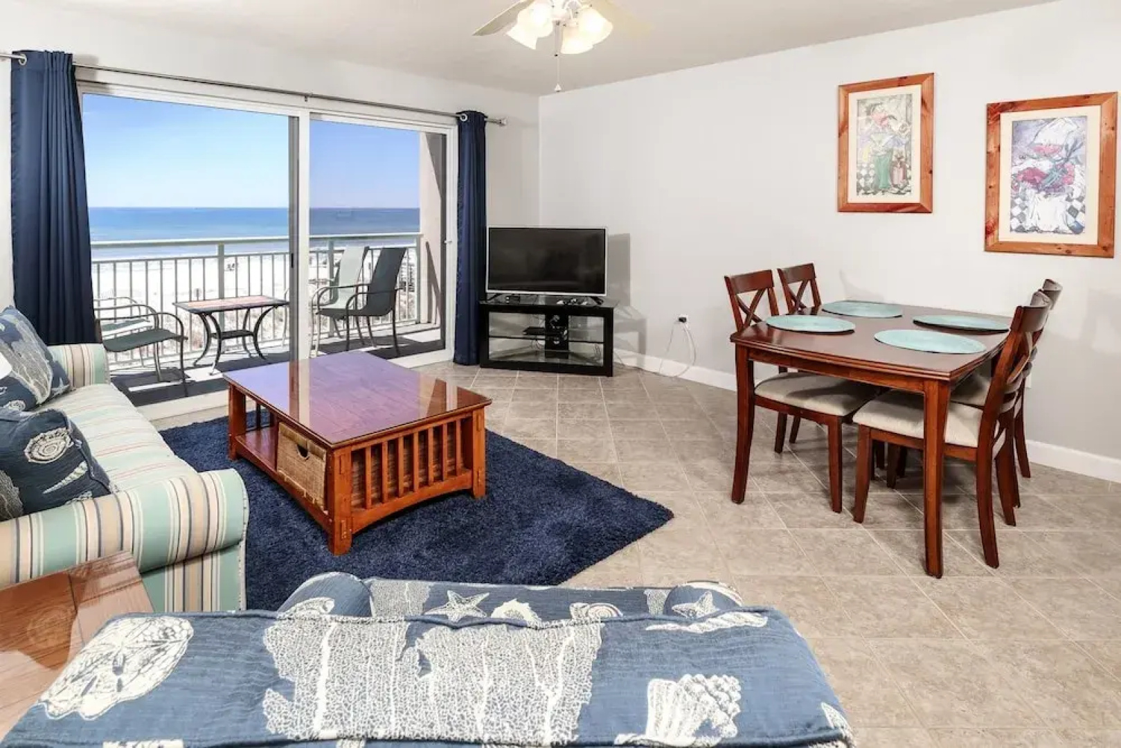 Pelican Isle 215 by RedAwning