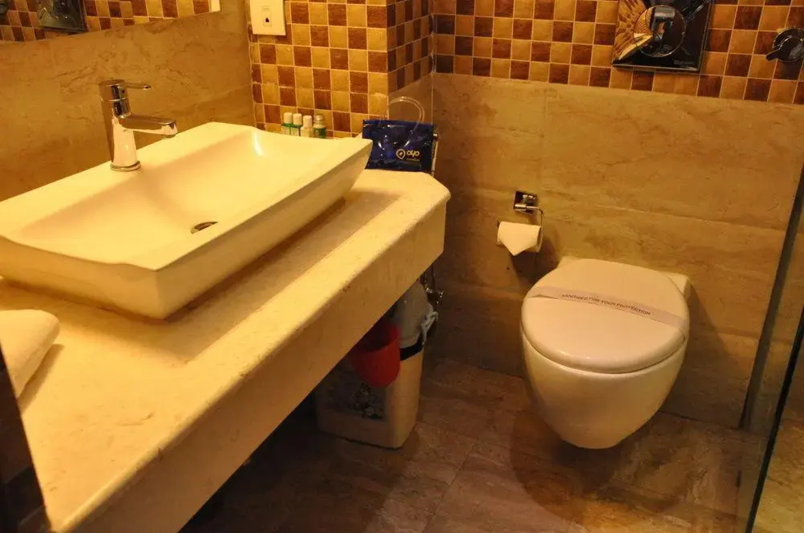 OYO Premium Gwalior City Centre