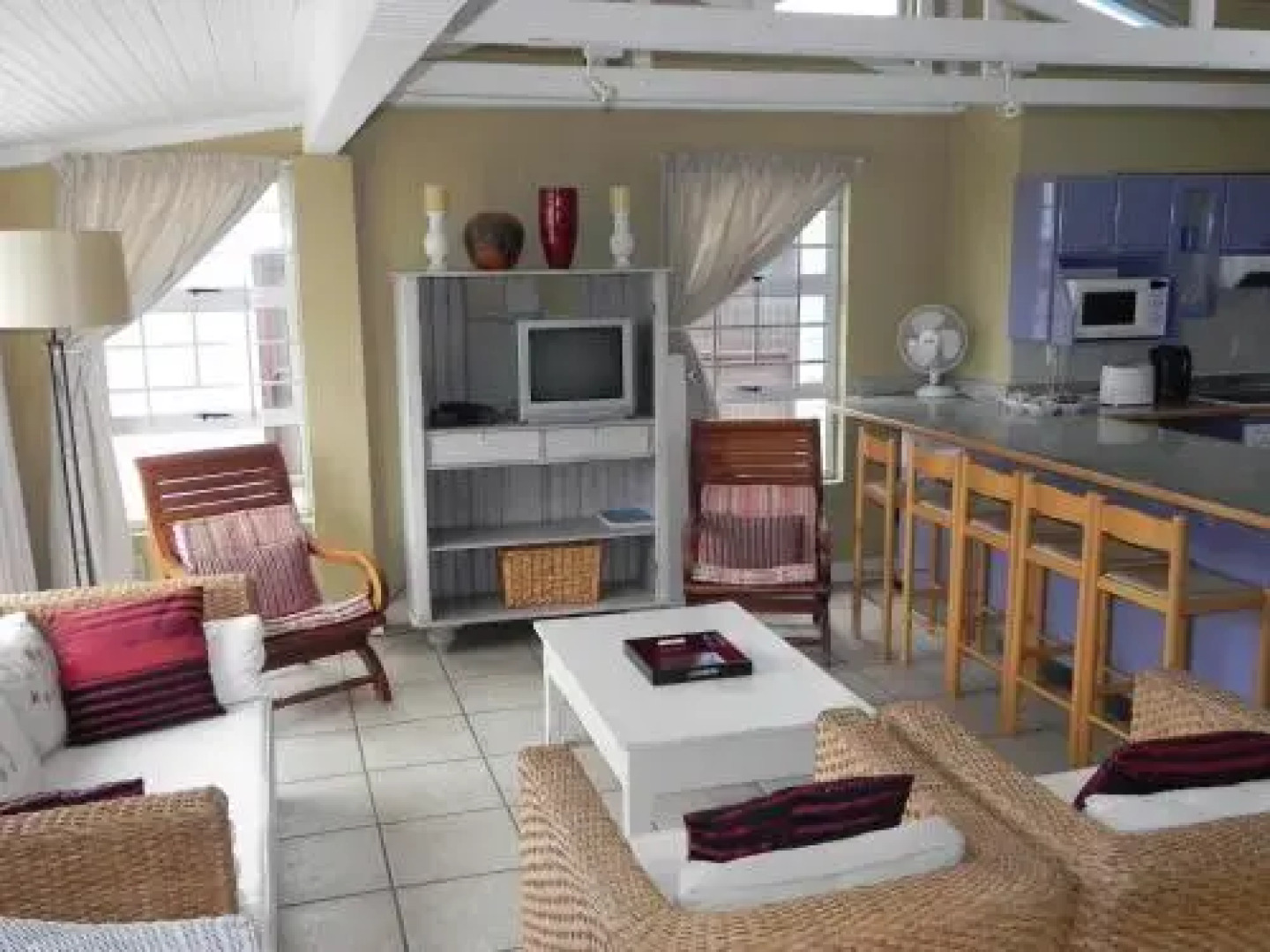 1 Point Village Guesthouse & Holiday Cottages