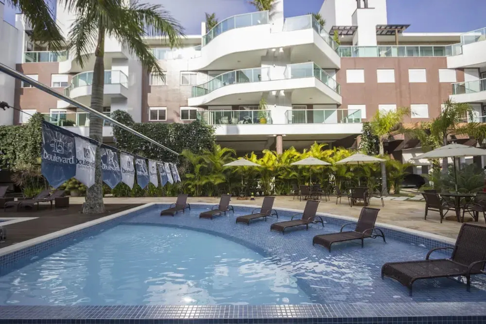 Fabulosa Cobertura com Jacuzzi - Condomínio com Piscina - Boulevard Bombinhas
