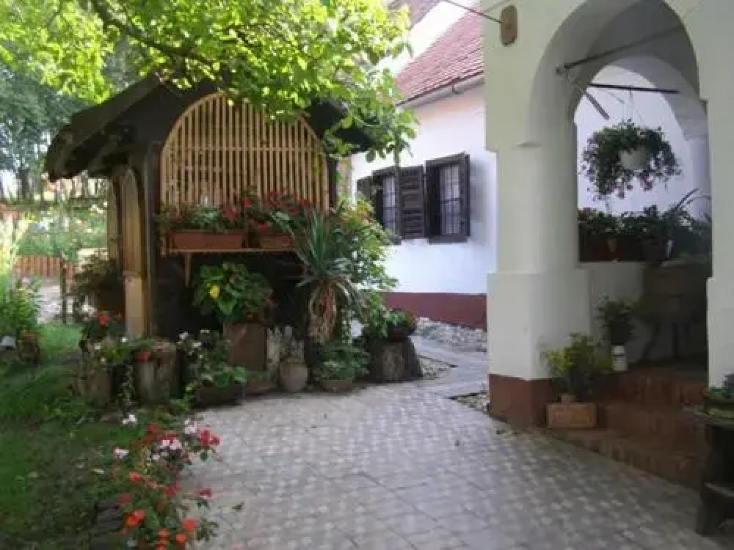 Múltidéző Porta - Népi Műemlék Házak az Őrségben