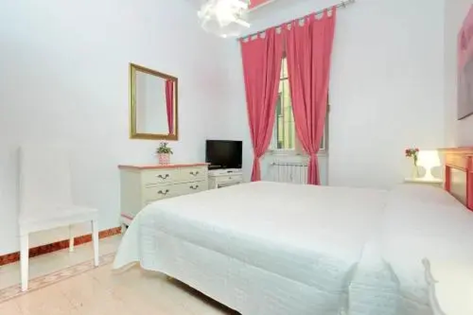 Roman Holiday Accommodation Colosseum