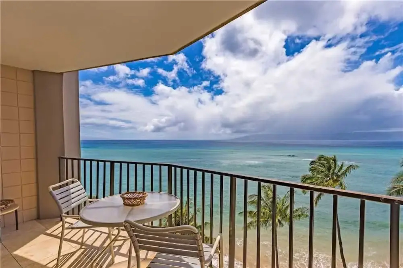 Valley Isle #806 Studio Bedroom Condo by RedAwning