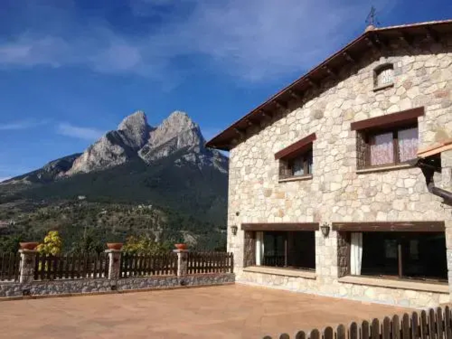 Alojamiento Rural Y Casa De Colonies Pedraforca
