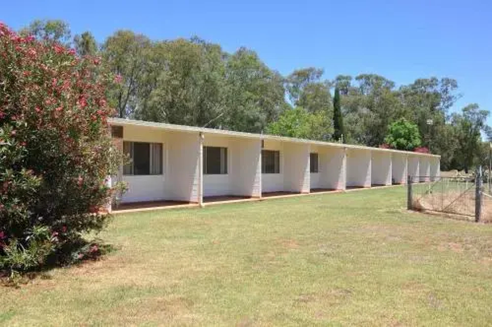 The King's Own Hotel Motel