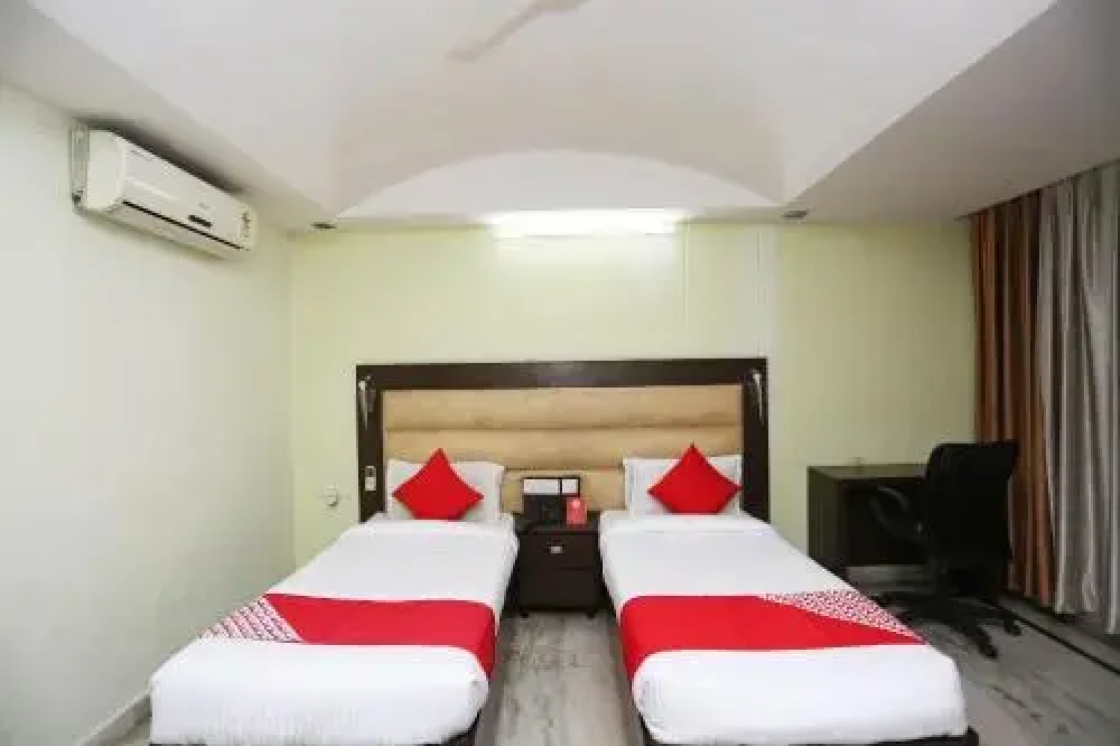 Oyo 23661 Hotel Swagat Palace