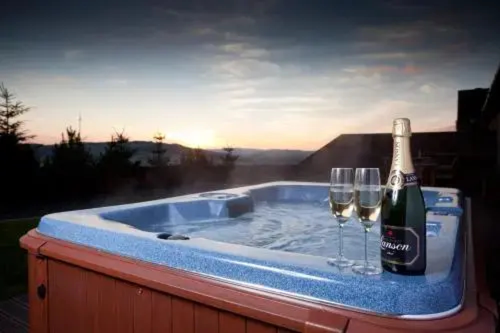 Maple Cottage with Hot Tub near Cupar, Fife
