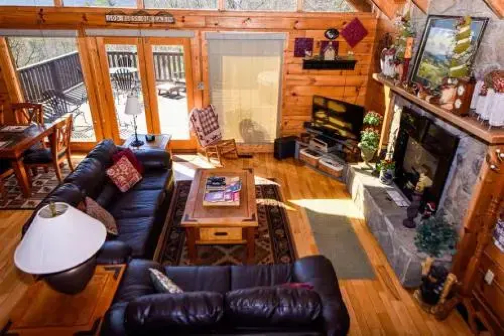 Angels Loft - 2 Br home by RedAwning