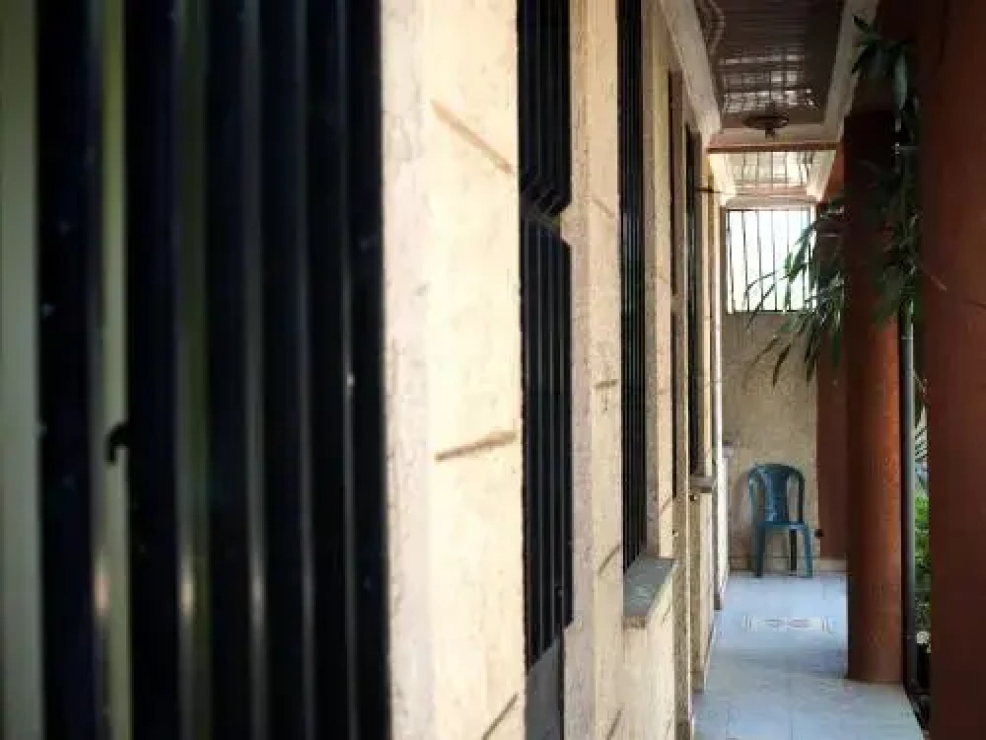 Manuhie Backpackers Lodge