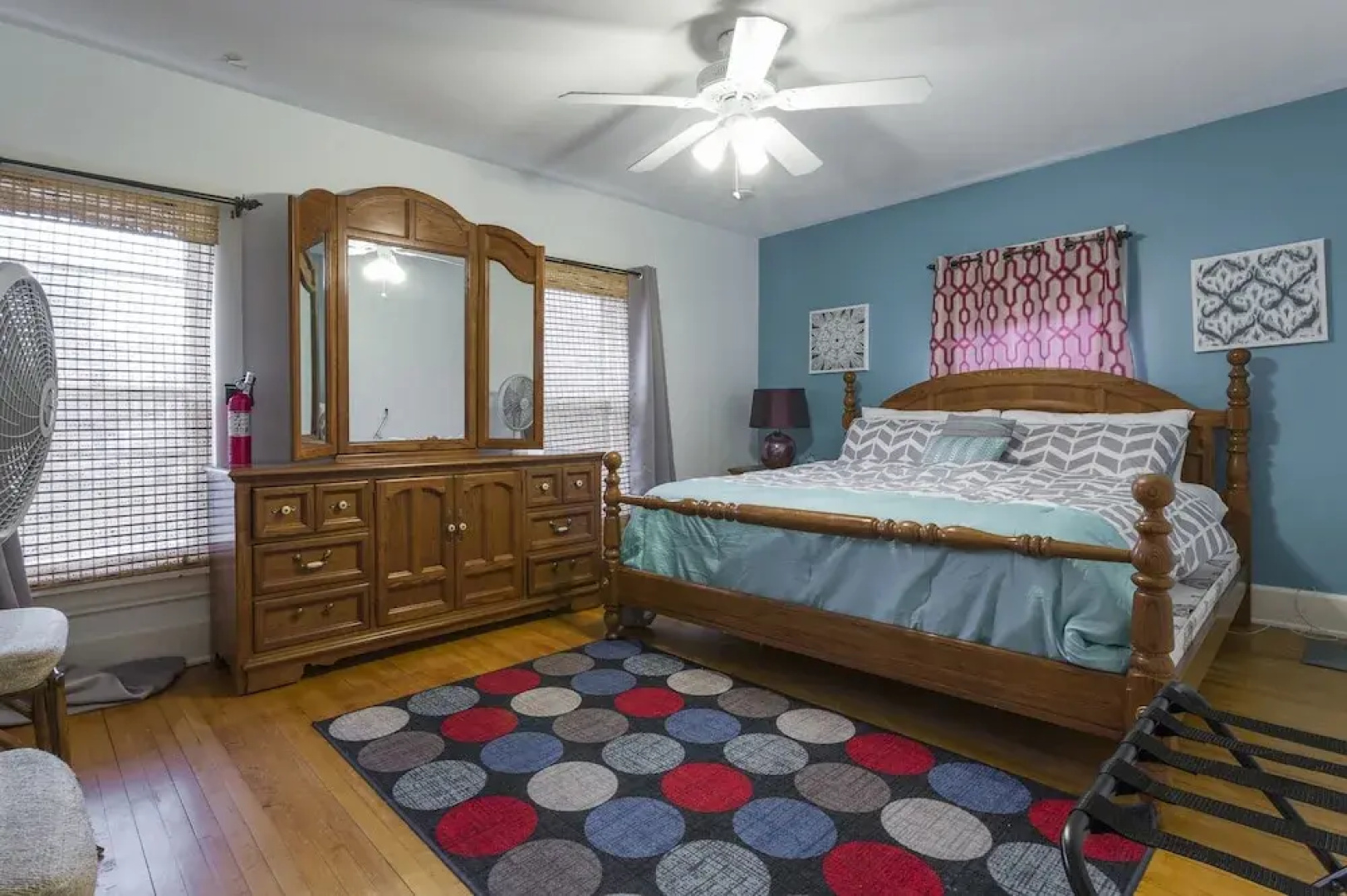 House with 2 King Beds, 4K TV & Wifi