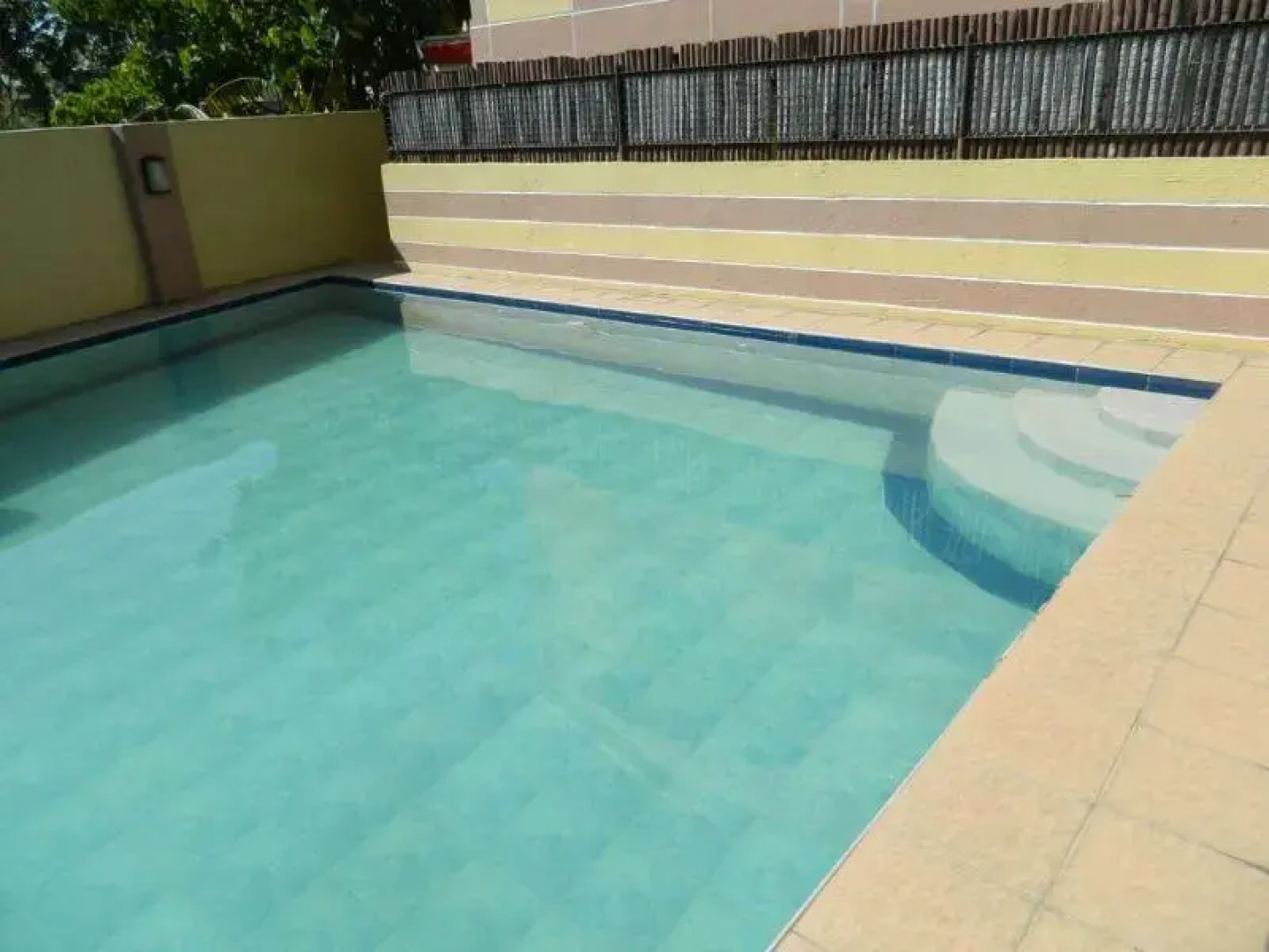 Hollywood Suites and Resort - Bancal