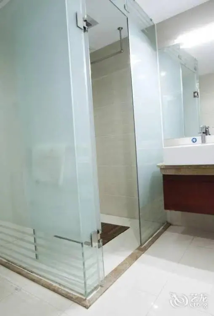 Shuanglong Plaza Hotel