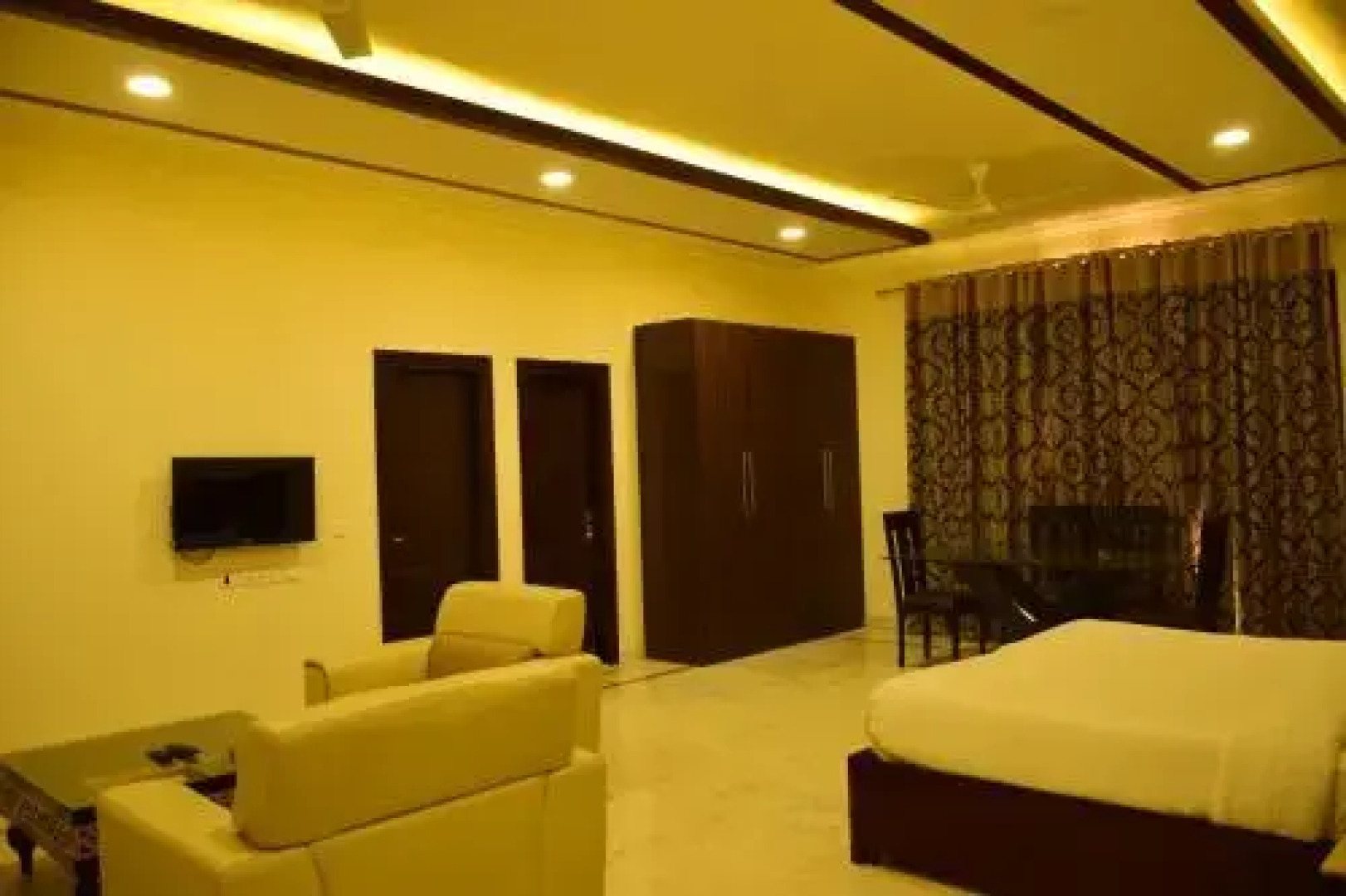 When In Gurgaon - Service Apartments Next to Artemis Hospital
