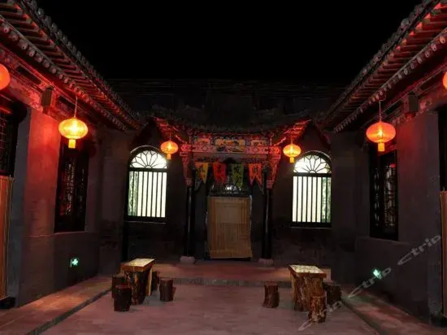Jin Zhong Qixian Dan Feng Ge Hotel
