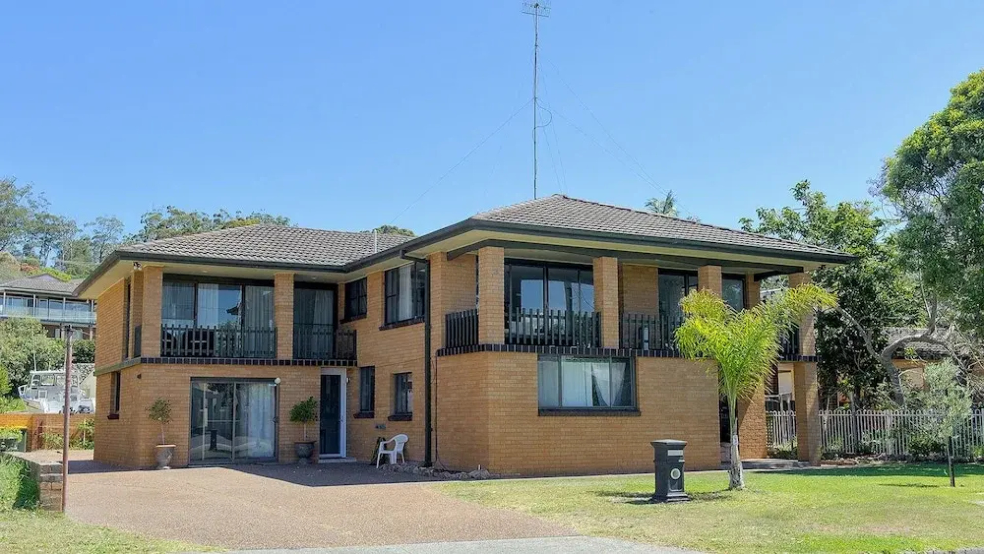 Sandy Point Road, 3