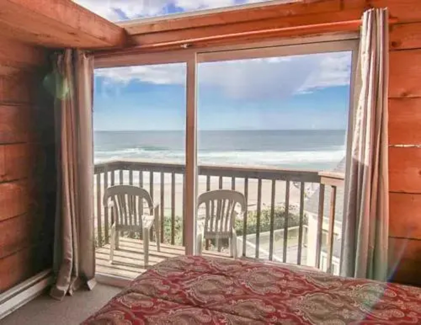 A Beachfront Fantasea - 3 Br home by RedAwning