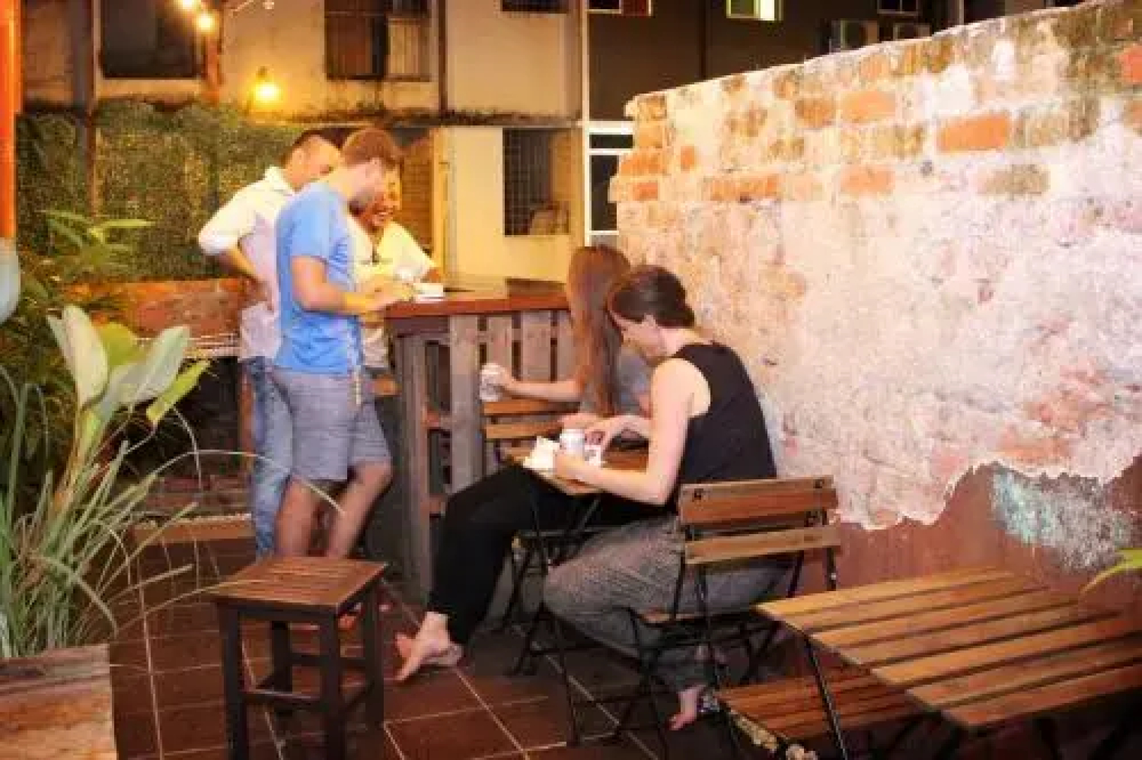 Le Nomade Hostel & Cafe