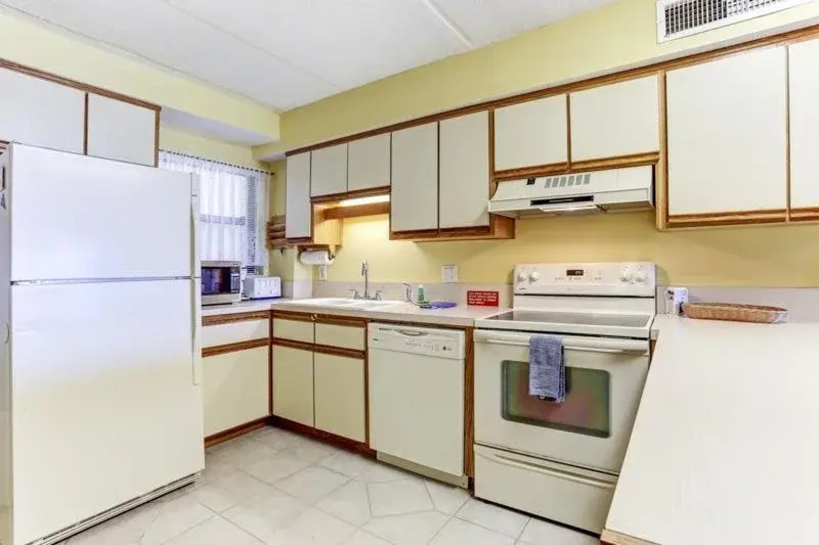 Convenience Direct Oceanfront Condo with Private Balcony by RedAwning