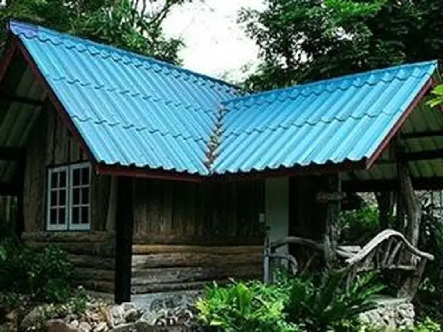 Baan Rai Rhim Tarn
